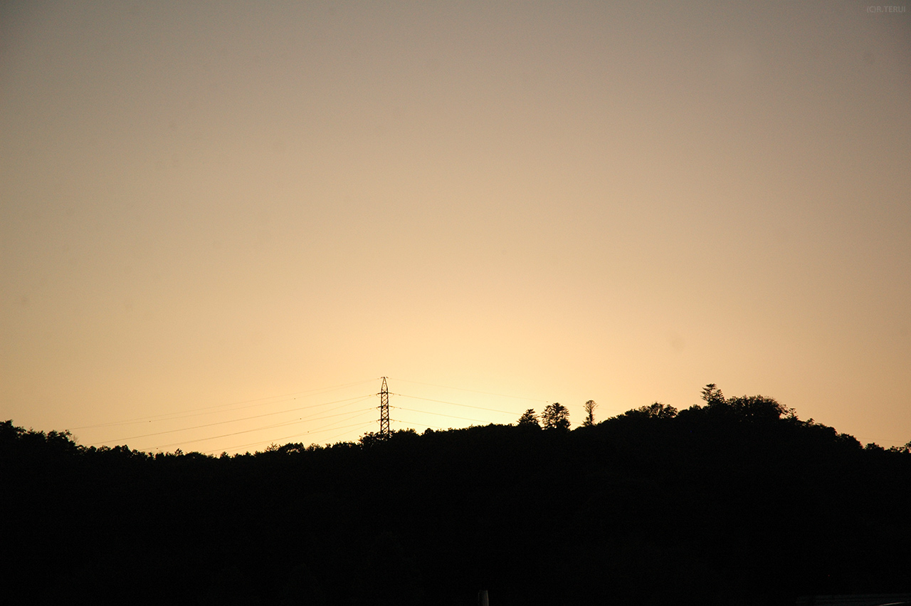 岩沼　写真6　夕暮れの山