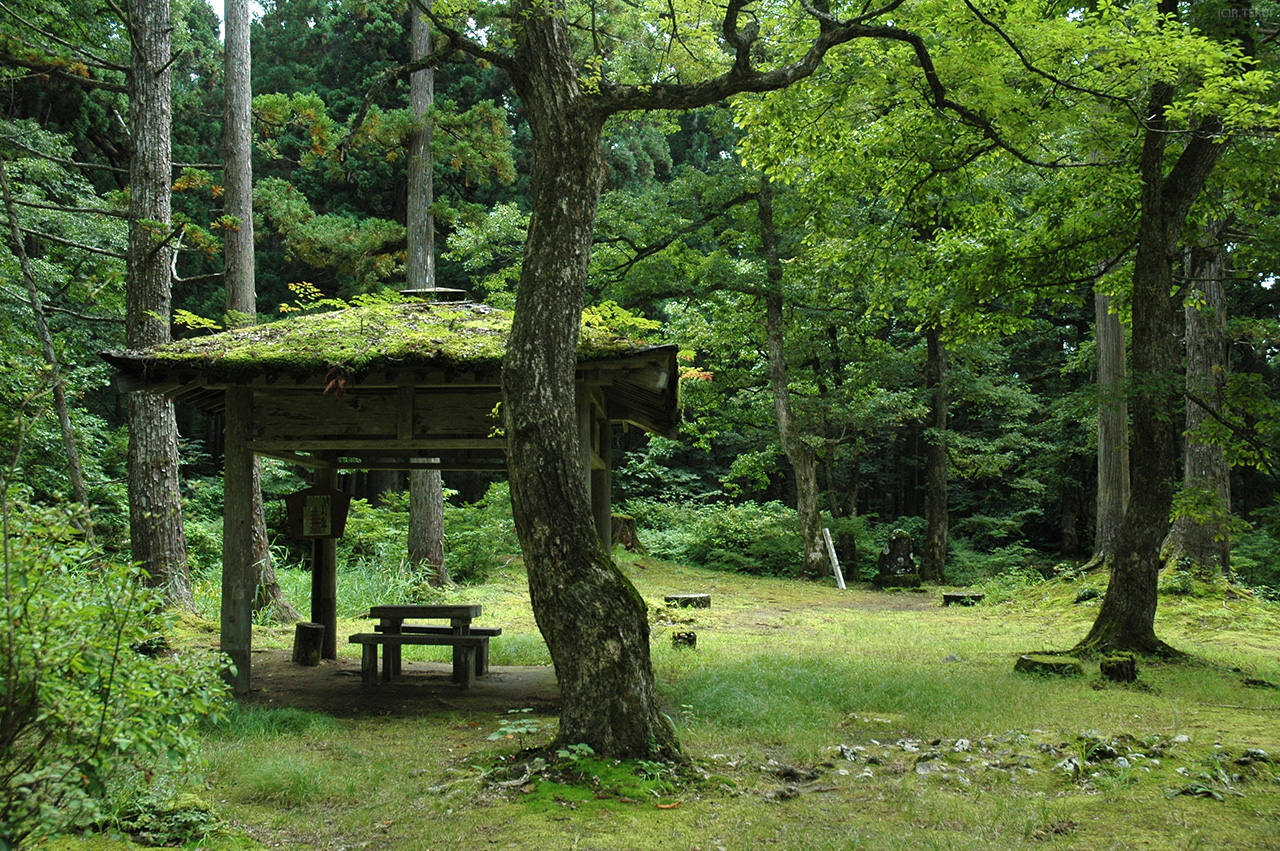 羽黒山　写真8　南谷