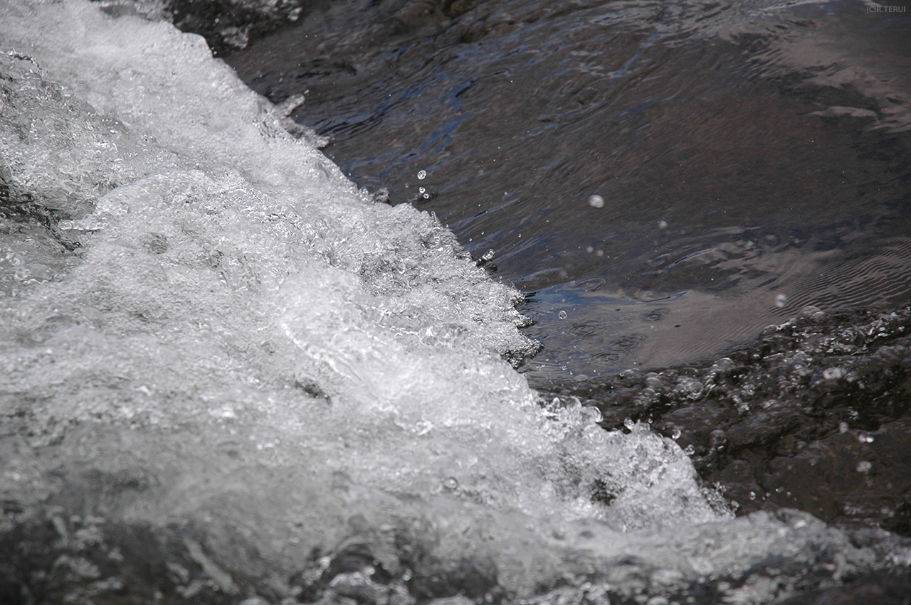 広瀬川　写真8　水しぶき