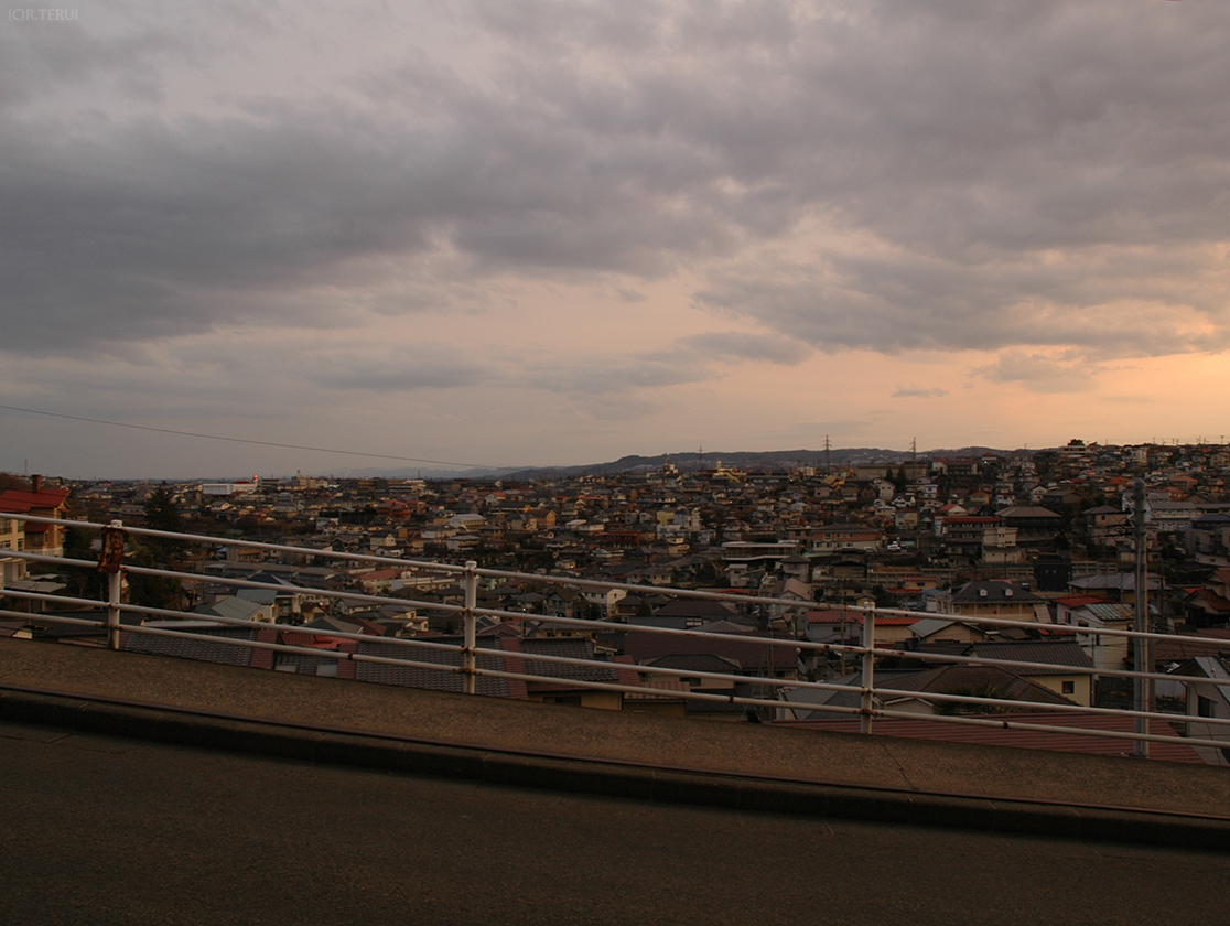 八木山弥生町 坂　夕暮れ