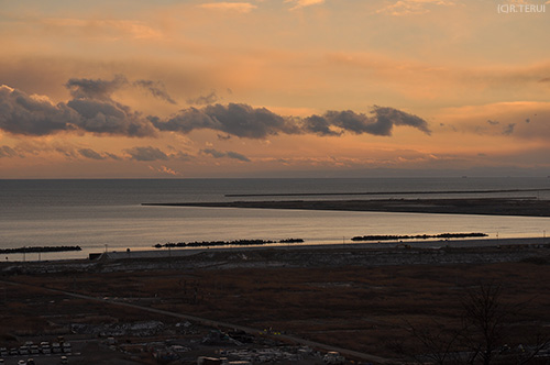 夕暮れの海2　日和山から